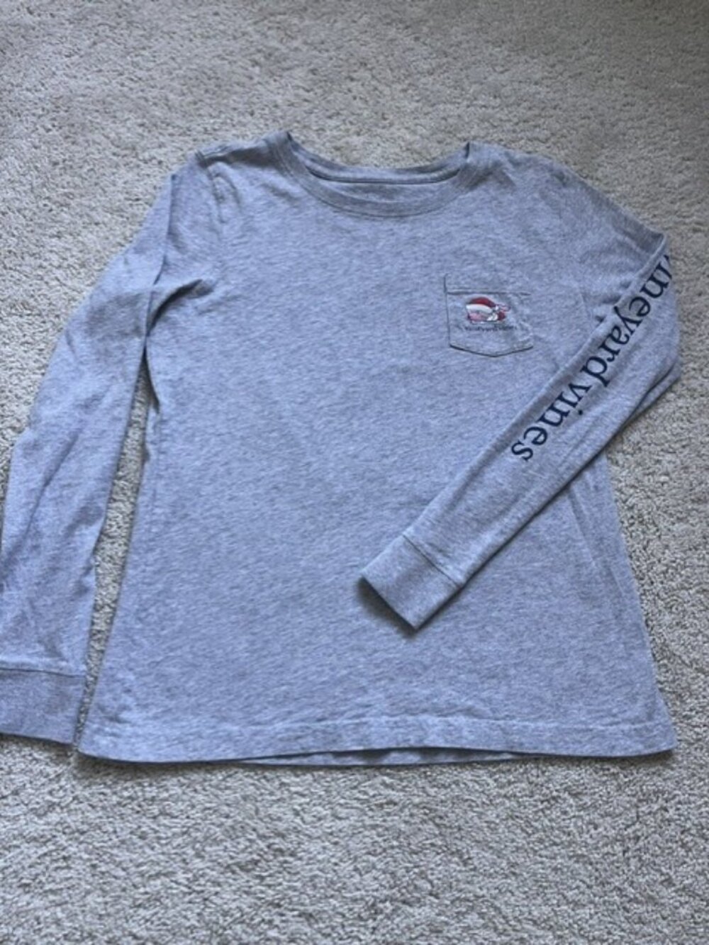 Vineyard Vines Womenβs Long Sleeves T shirt Mrs Claus Whale- XS